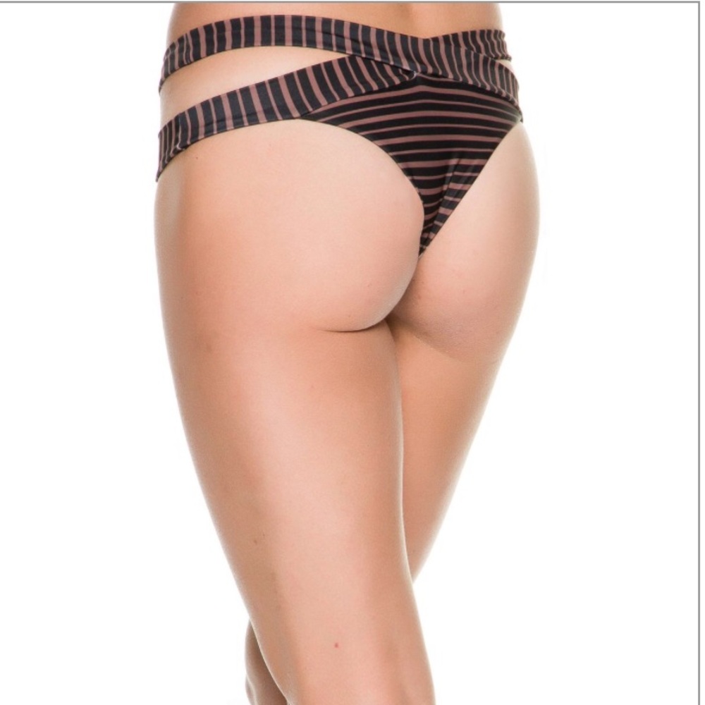 Brand new acacia bikini bottoms